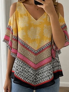DR2 Yellow Floral V-Neck Tunic with Pink and Black Trim NWOT